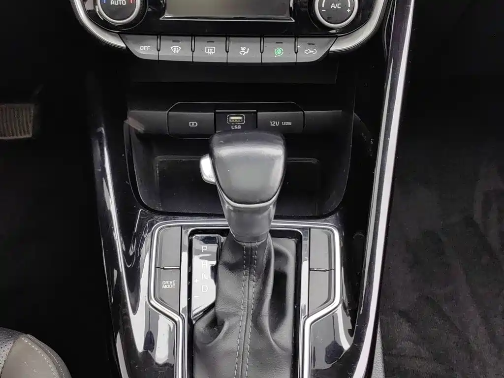 Kia Sportage — фото 13