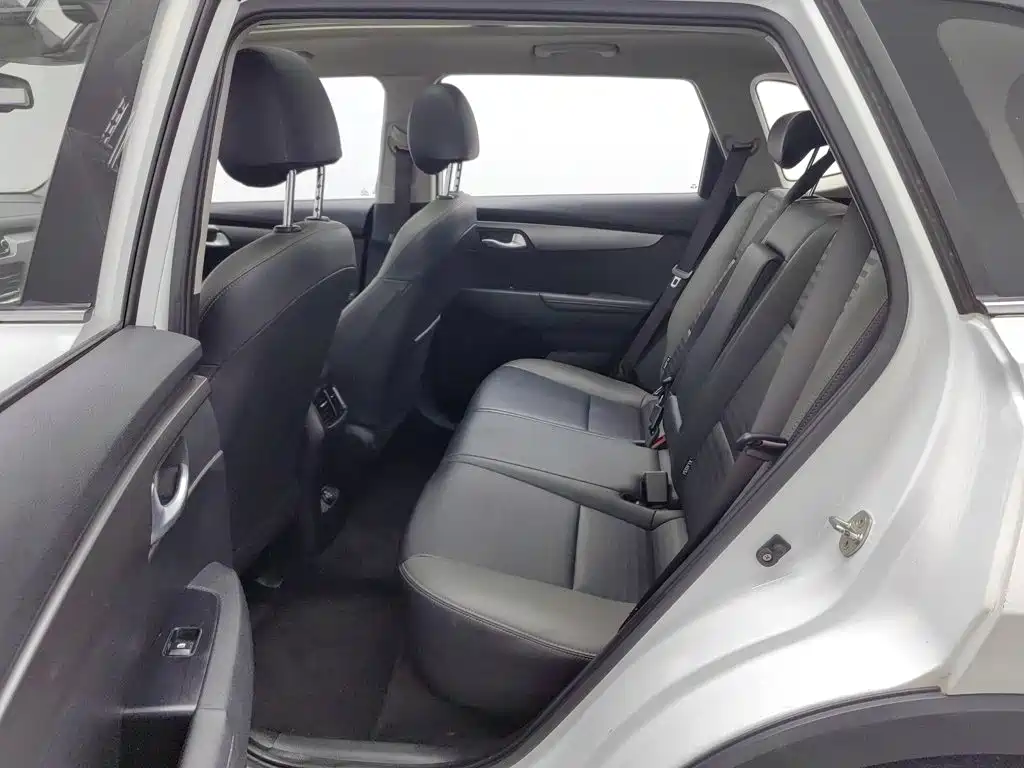 Kia Sportage — фото 15