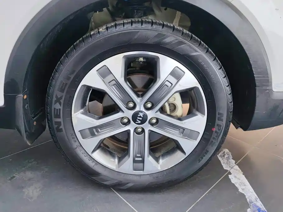 Kia Sportage — фото 6