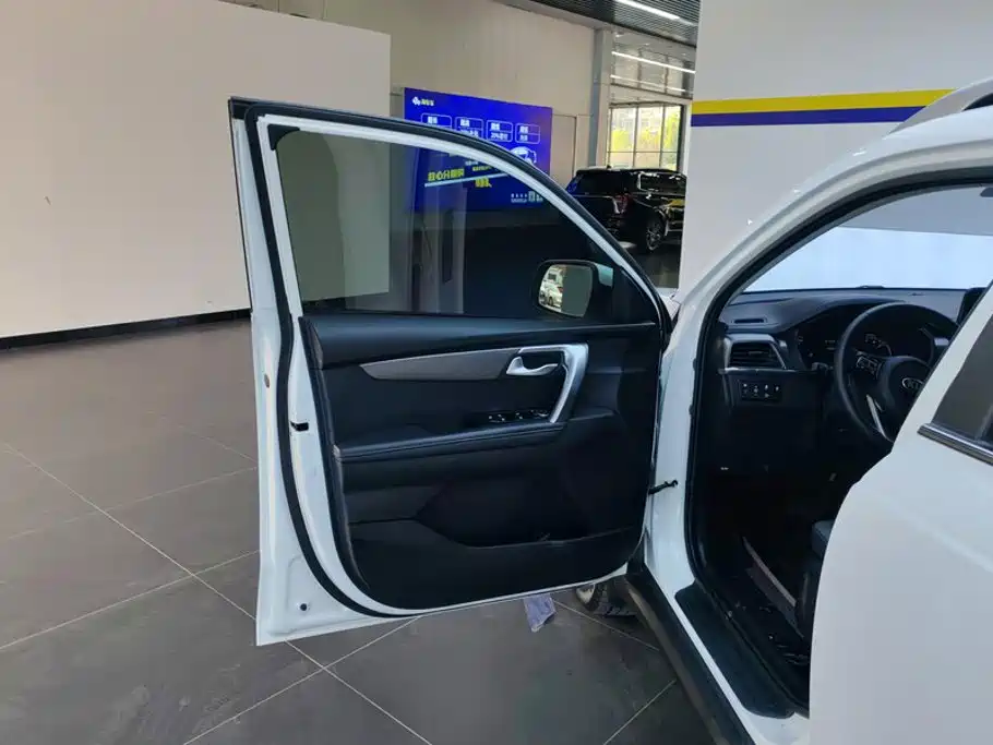 Kia Sportage — фото 7