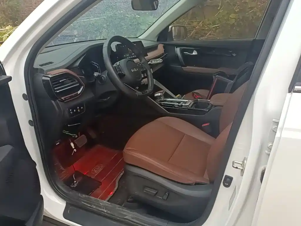 Kia Sportage — фото 14
