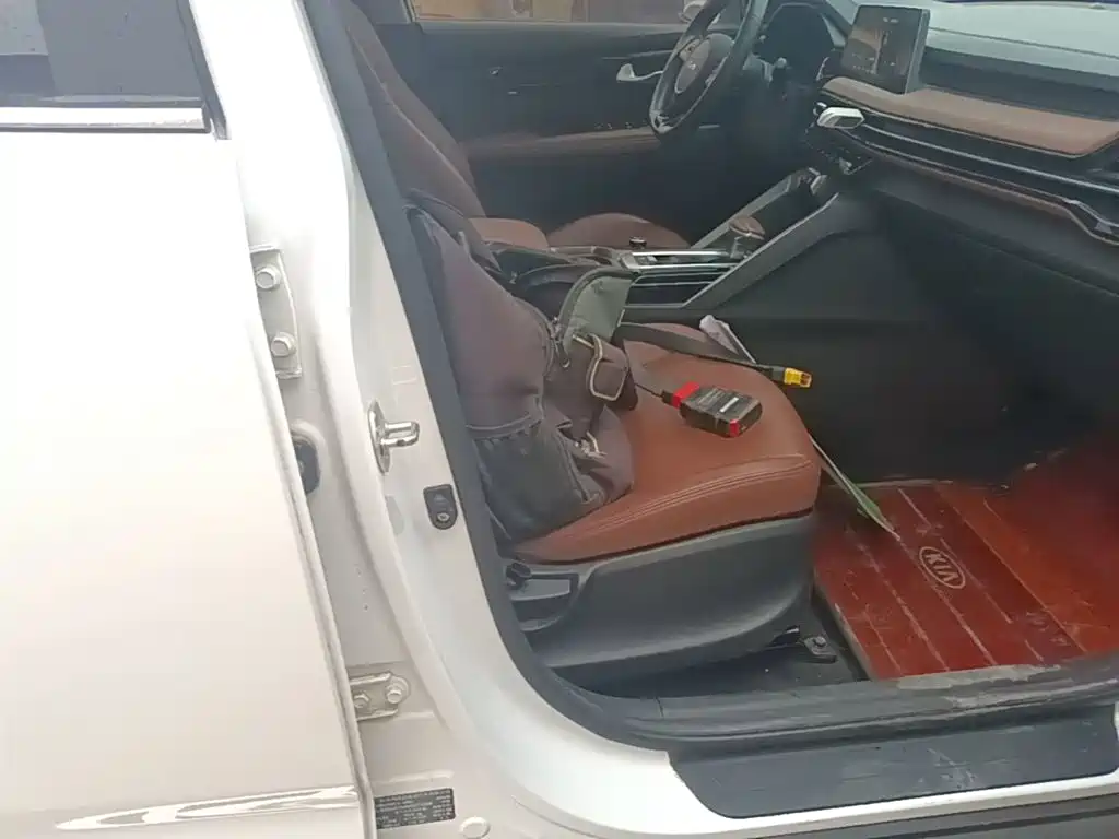 Kia Sportage — фото 24