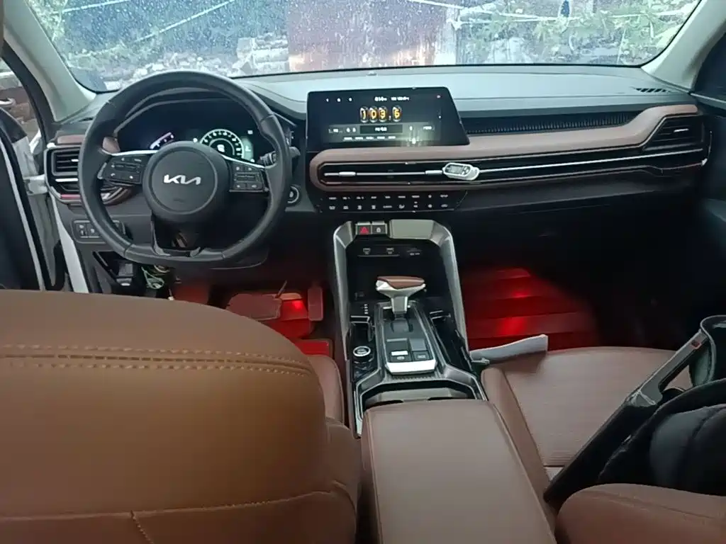 Kia Sportage — фото 9