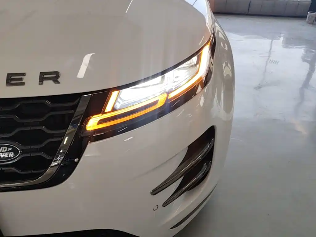 Land Rover Evoque — фото 24