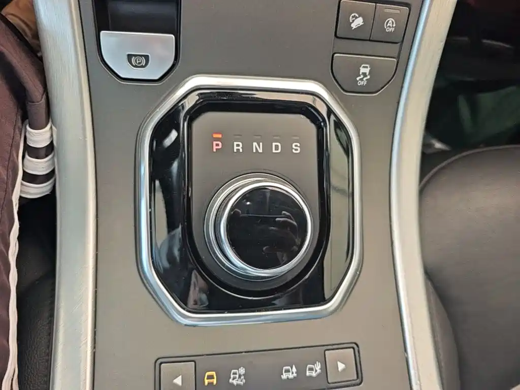 Land Rover Evoque — фото 13