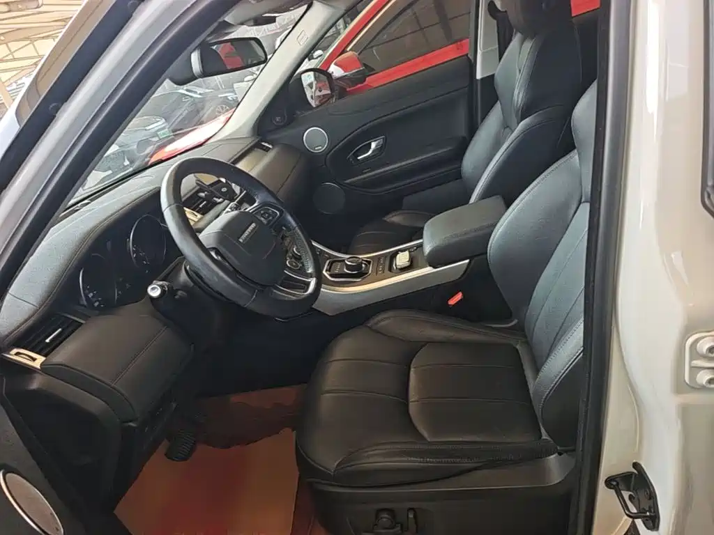 Land Rover Evoque — фото 14