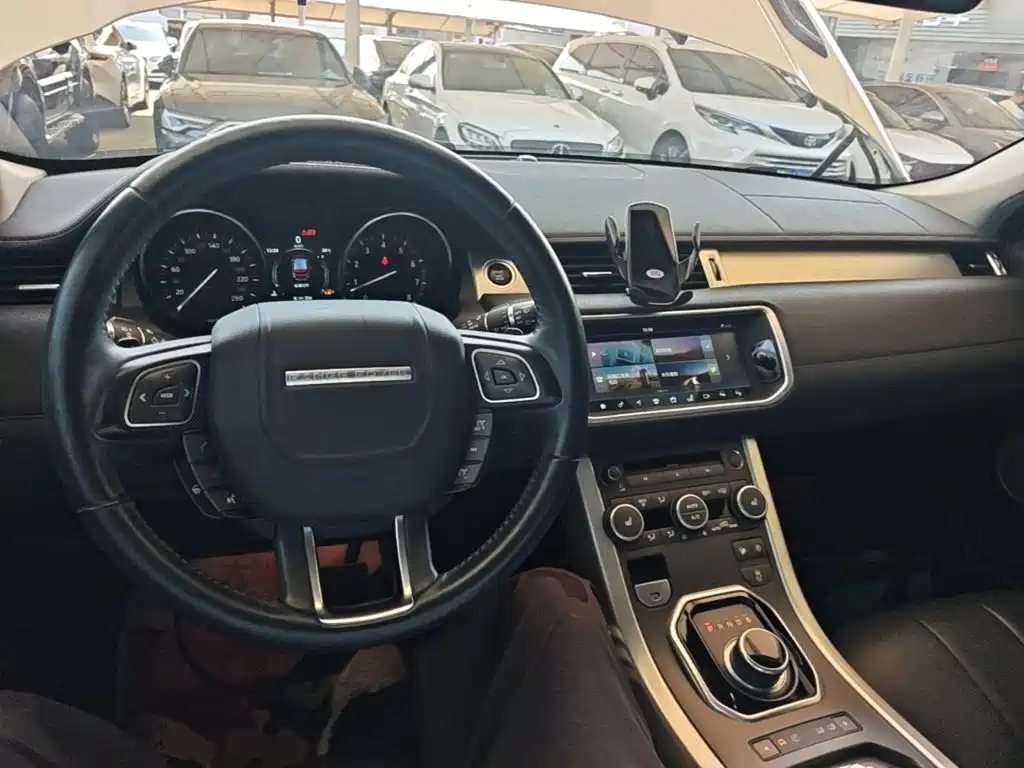 Land Rover Evoque — фото 9
