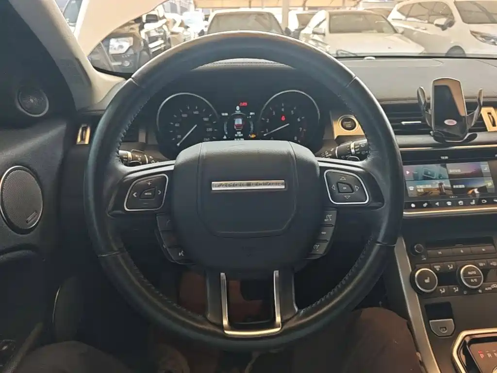 Land Rover Evoque — фото 10