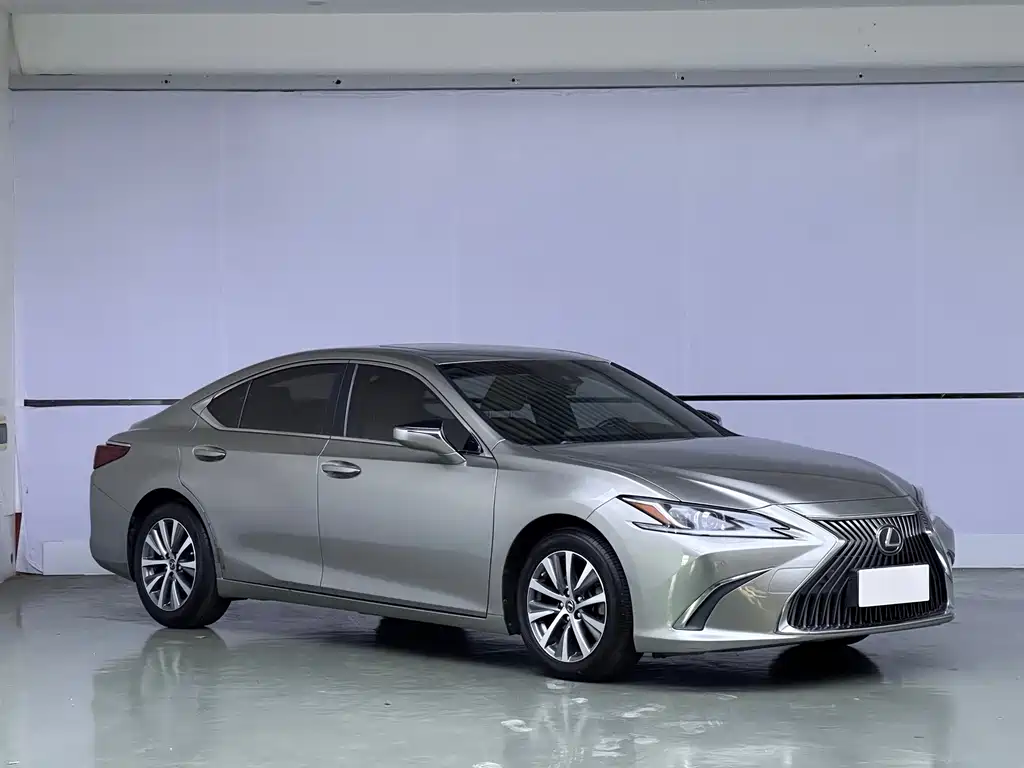 Lexus ES — фото 3