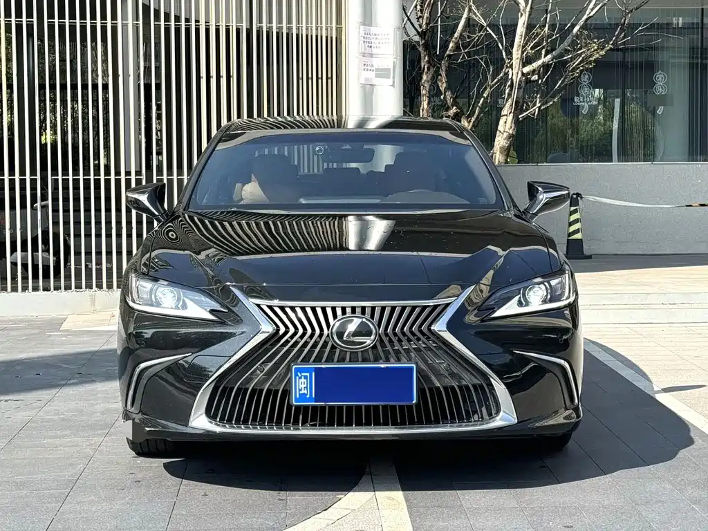 Lexus ES — фото 2