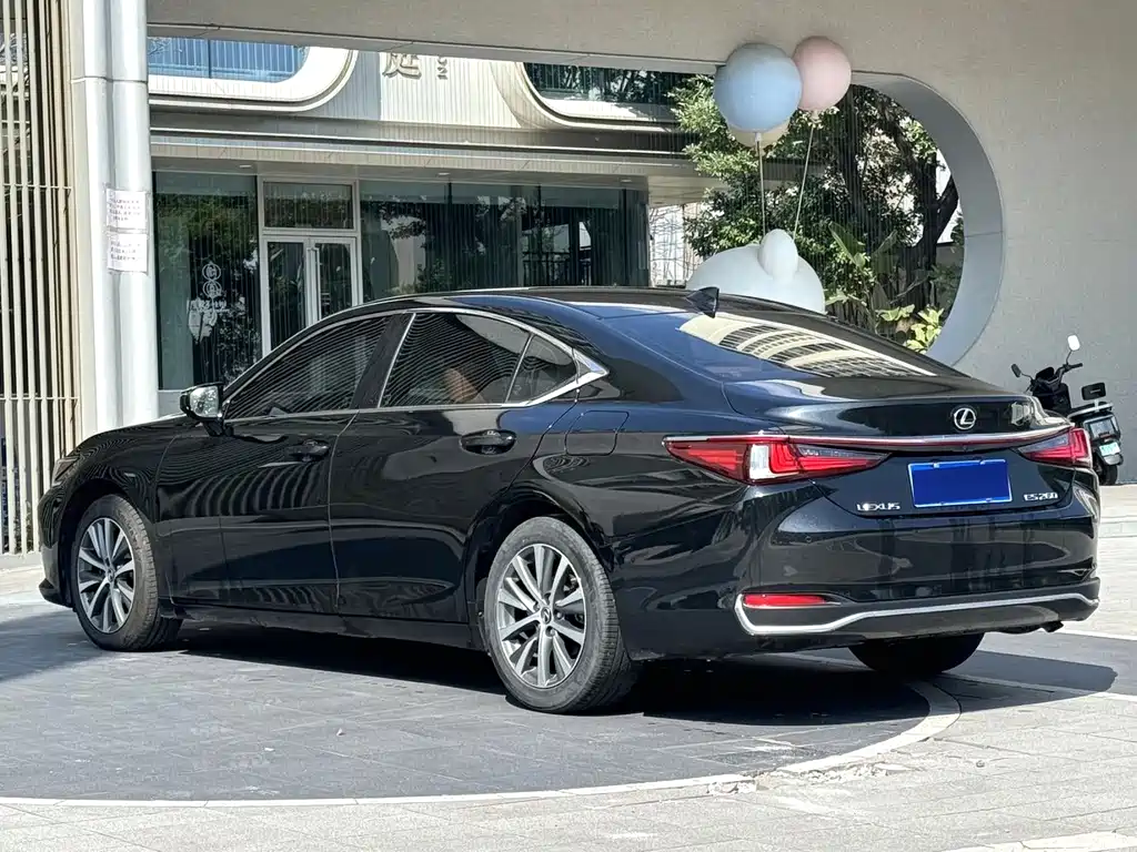 Lexus ES — фото 9