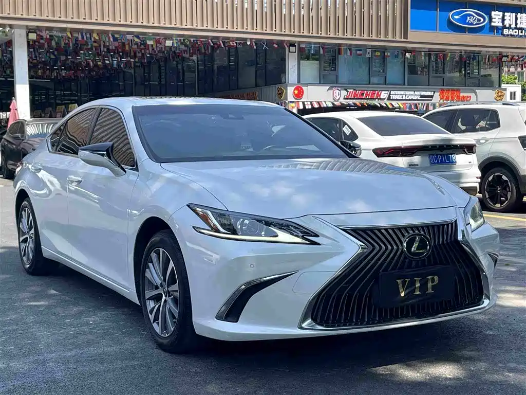 Lexus ES — фото 3
