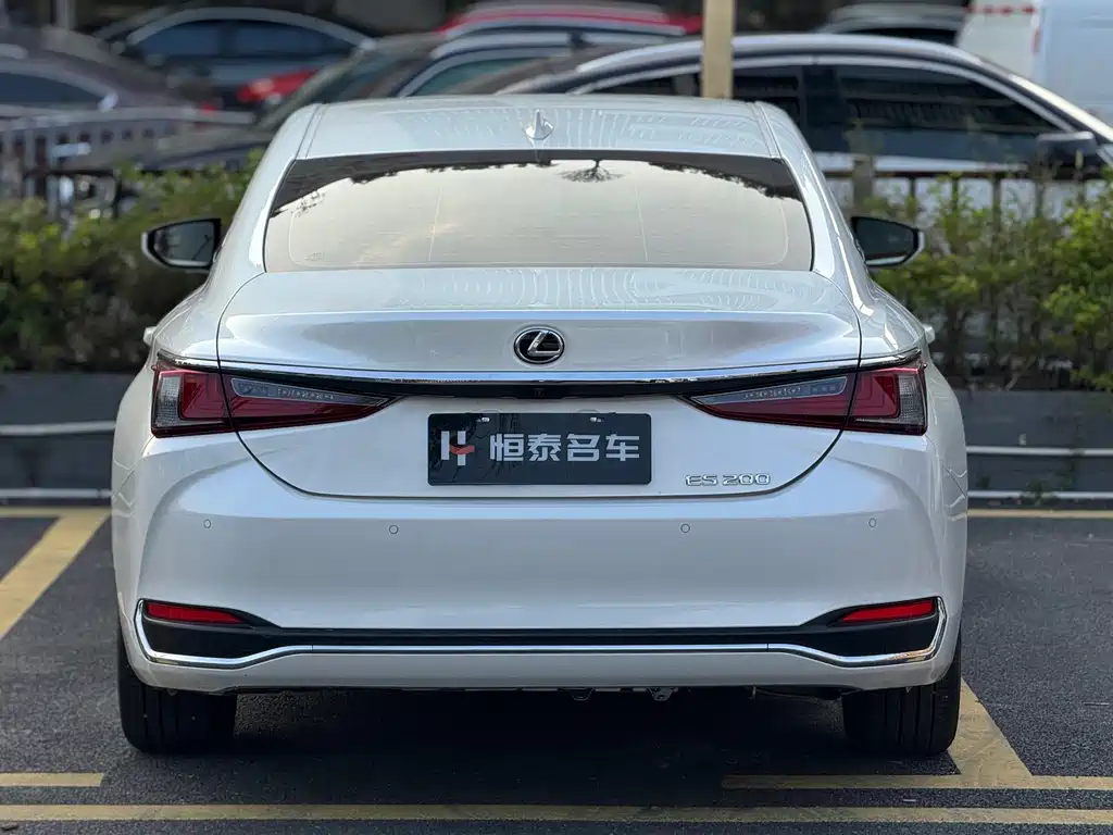 Lexus ES — фото 4