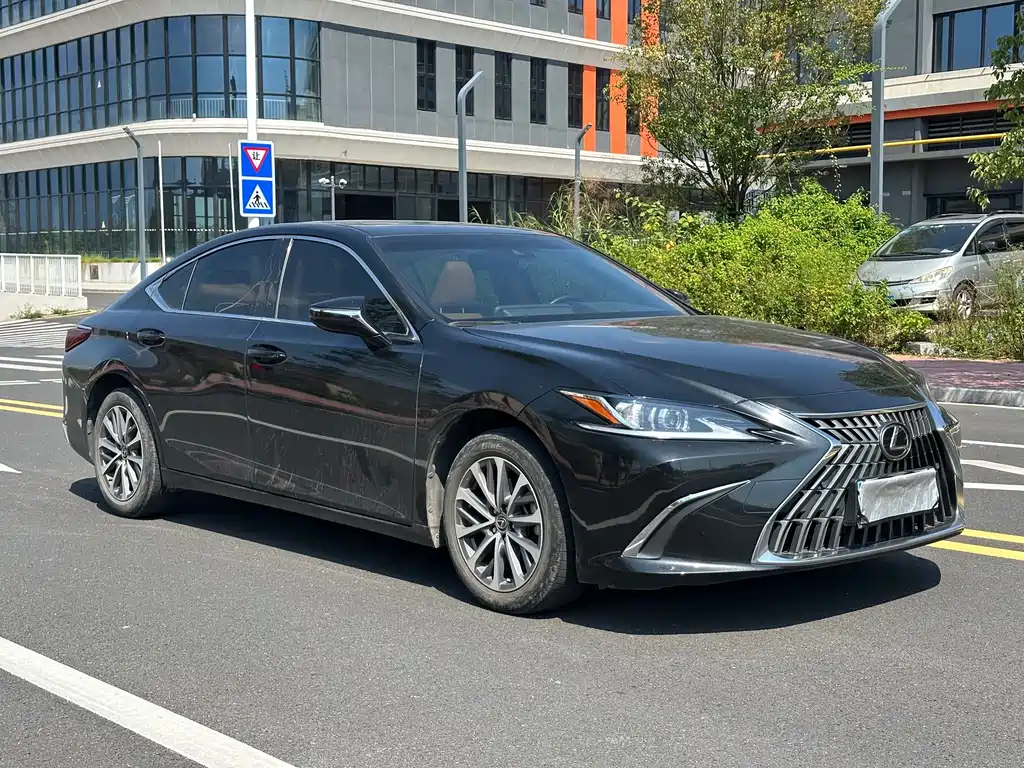 Lexus ES — фото 3