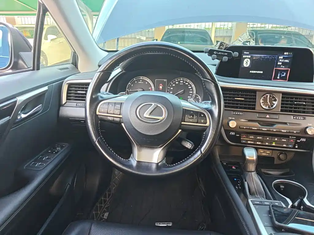 Lexus RX — фото 11