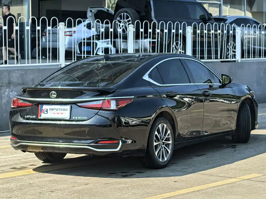 Lexus ES — фото 6