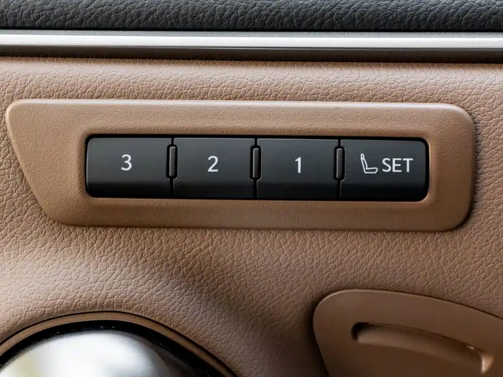 Lexus ES — фото 14
