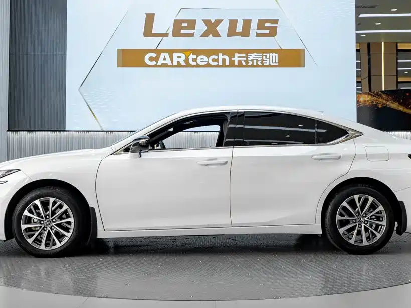Lexus ES — фото 3