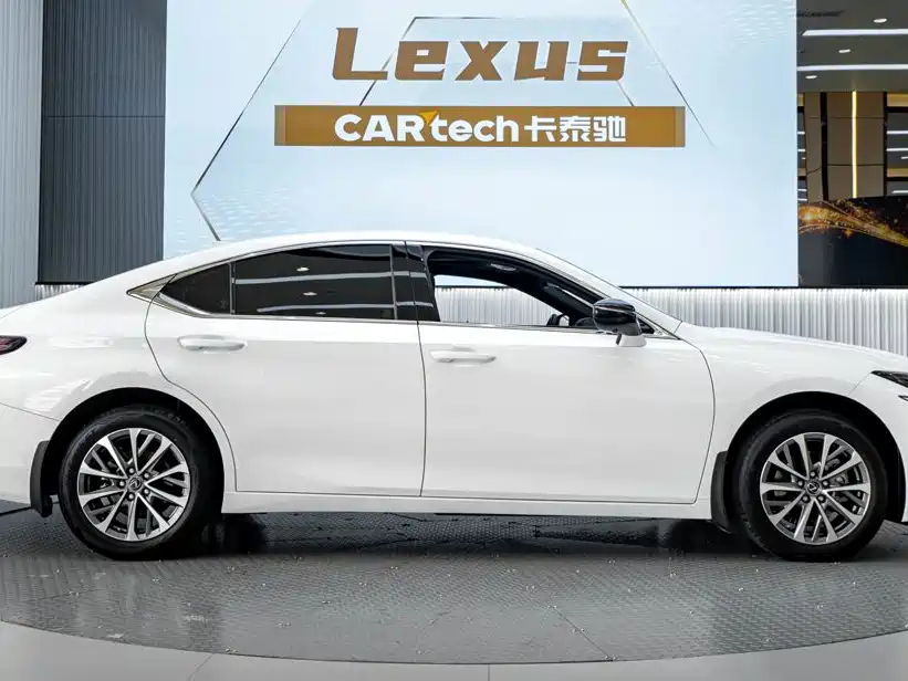 Lexus ES — фото 4