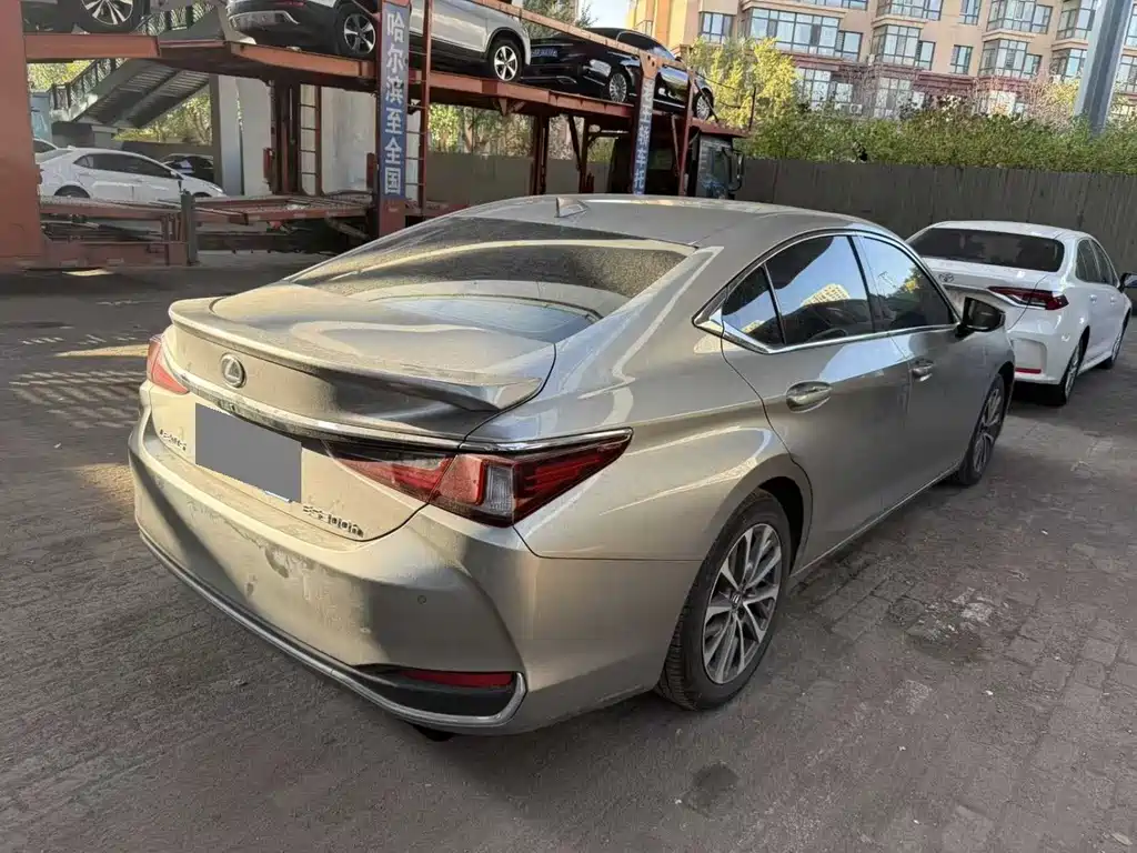 Lexus ES — фото 6