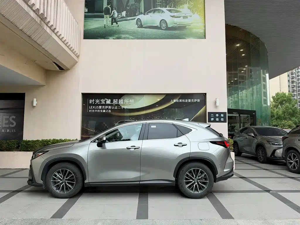 Lexus NX — фото 2