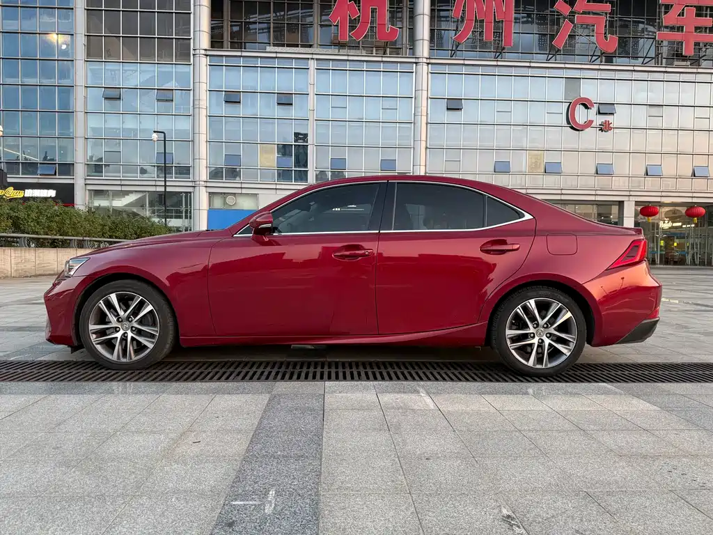 Lexus IS — фото 2