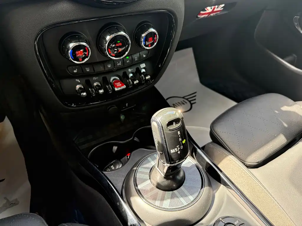 MINI Mini Clubman — фото 17