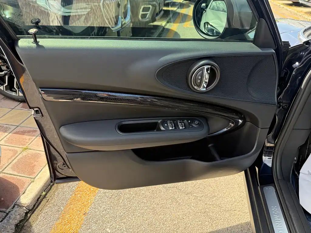 MINI Mini Clubman — фото 10