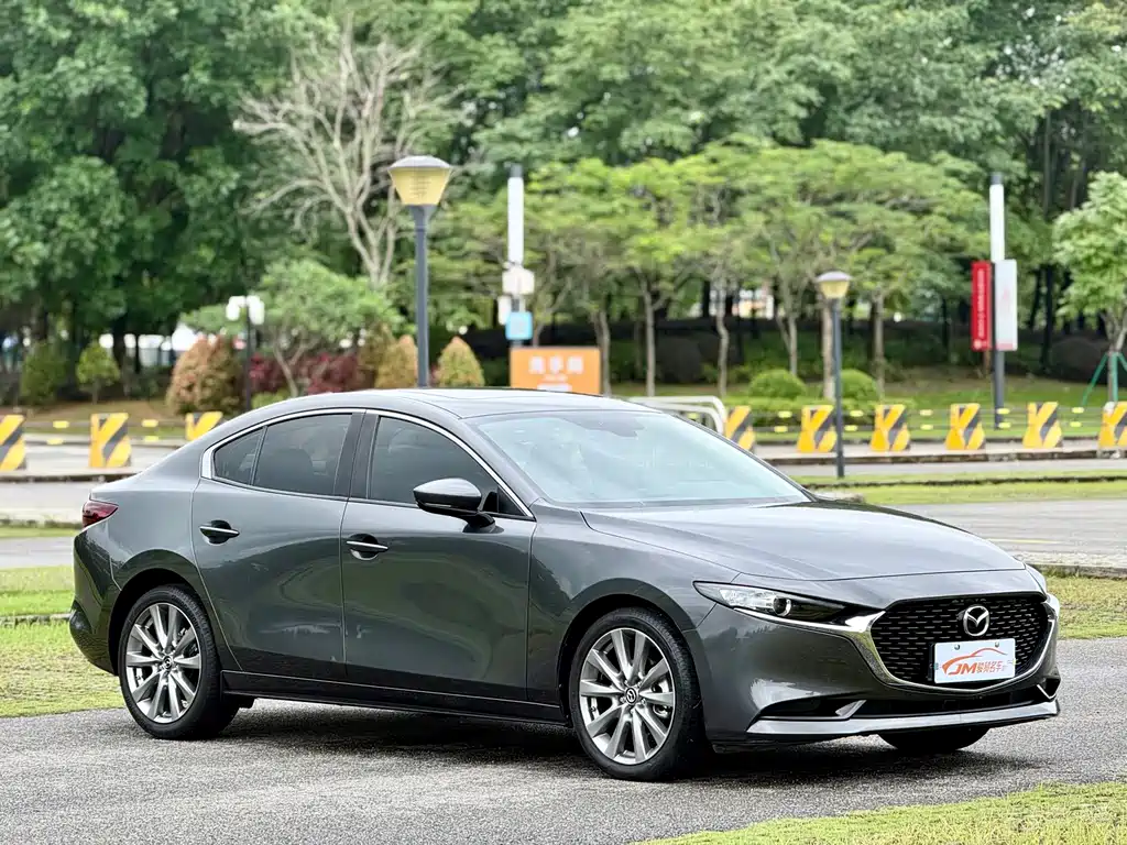 Mazda 3 Axela — фото 3