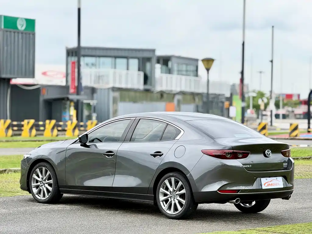 Mazda 3 Axela — фото 4