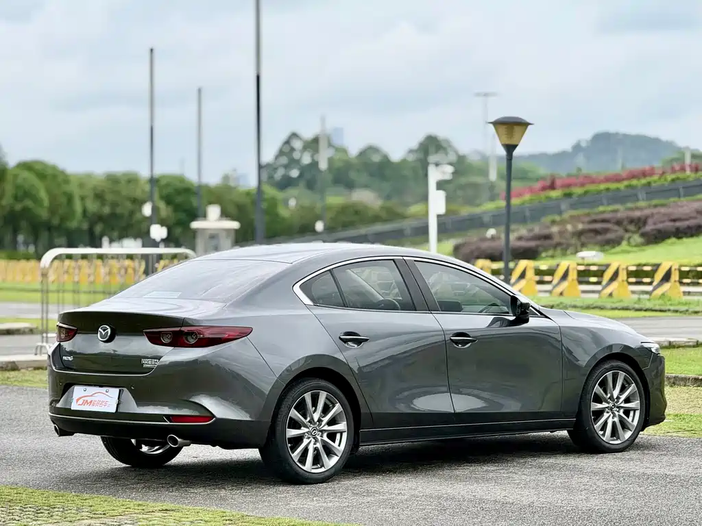 Mazda 3 Axela — фото 6