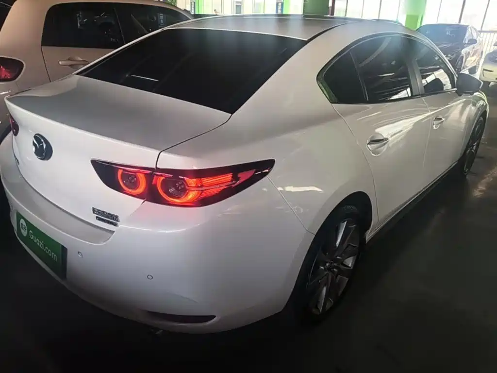 Mazda 3 Axela — фото 6