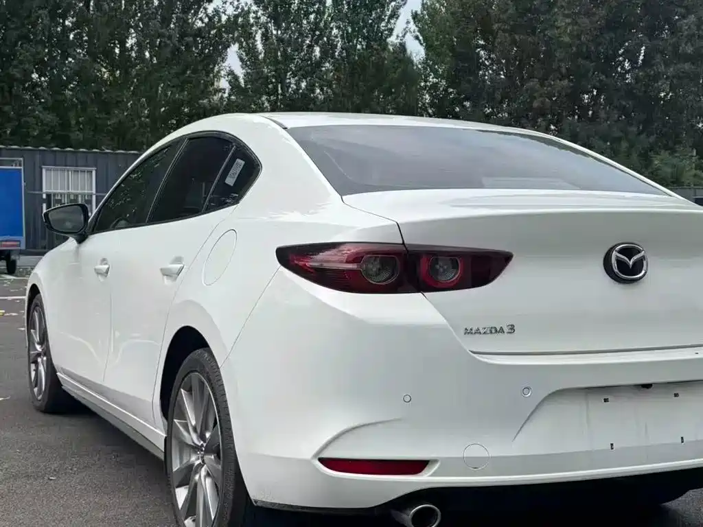 Mazda 3 Axela — фото 4