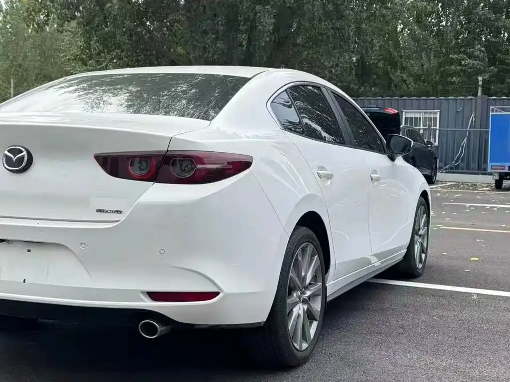 Mazda 3 Axela — фото 6