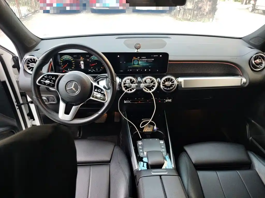 Mercedes-Benz GLB — фото 13