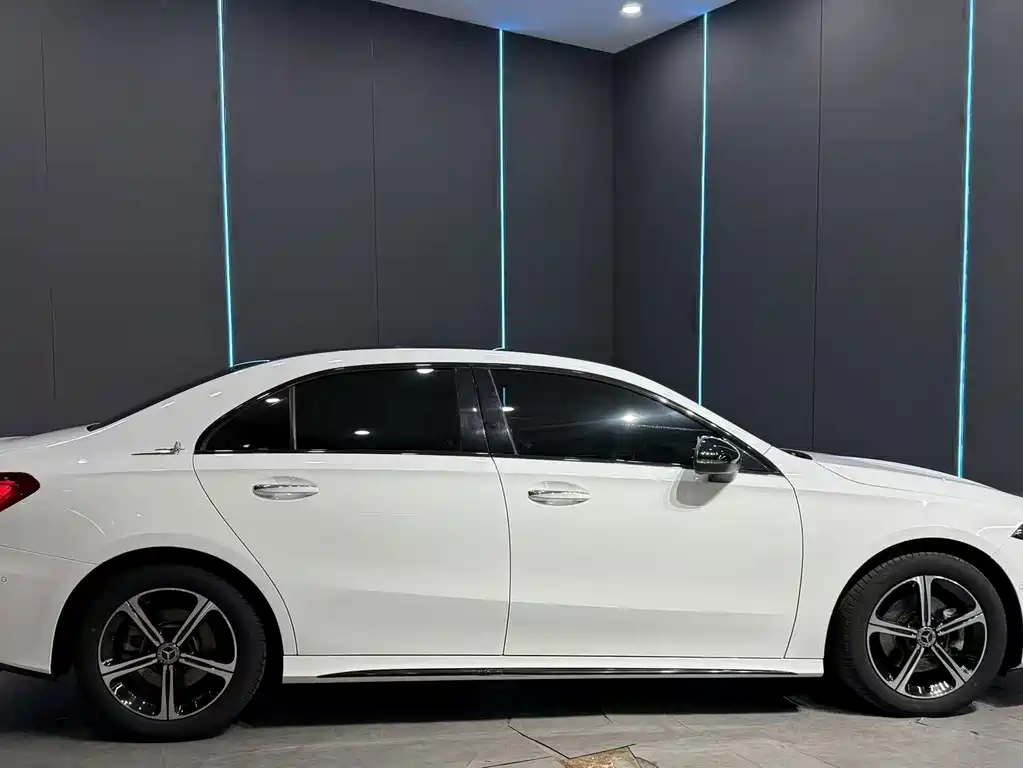 Mercedes-Benz A-Class — фото 4