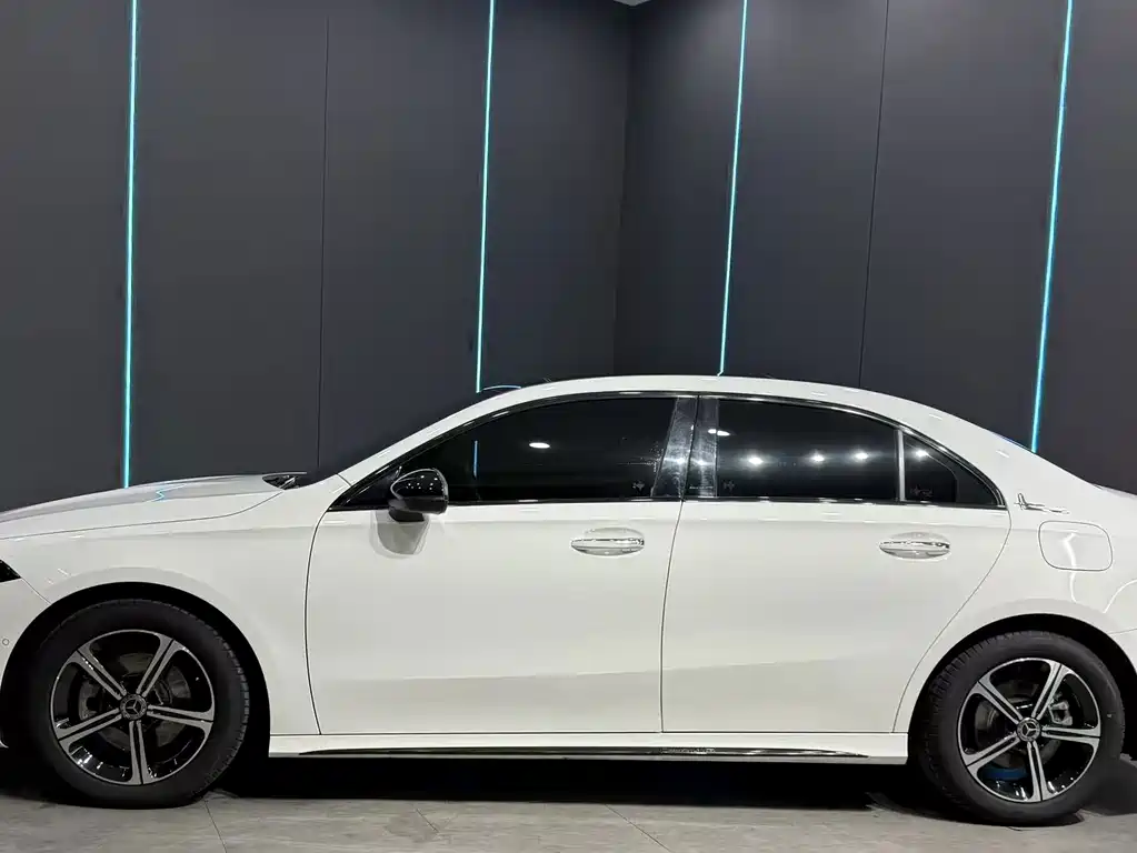 Mercedes-Benz A-Class — фото 5