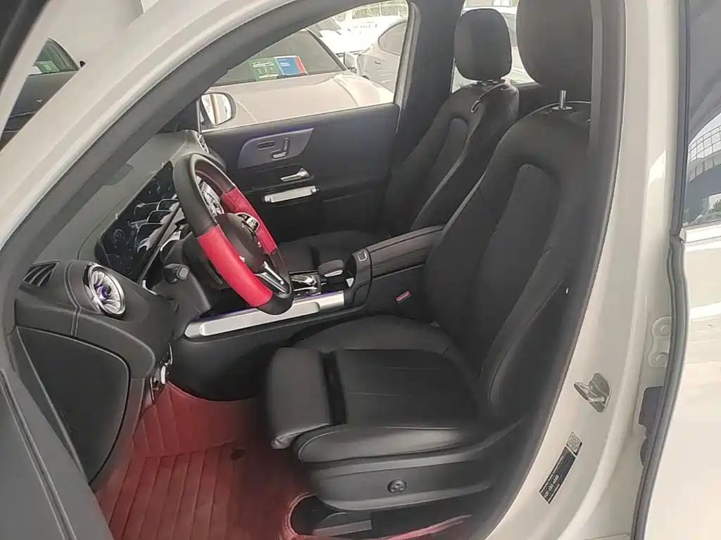 Mercedes-Benz EQB — фото 10