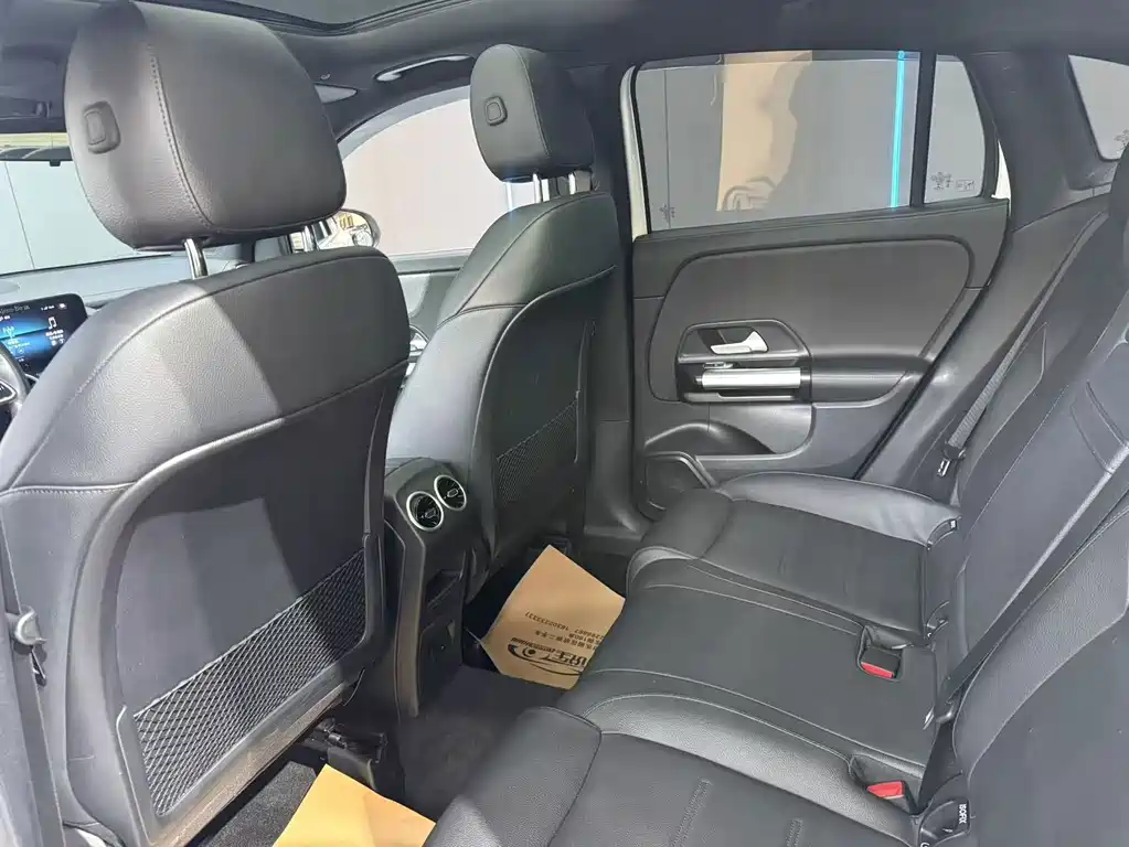 Mercedes-Benz GLA — фото 10