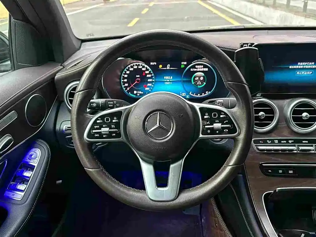 Mercedes-Benz GLC — фото 6