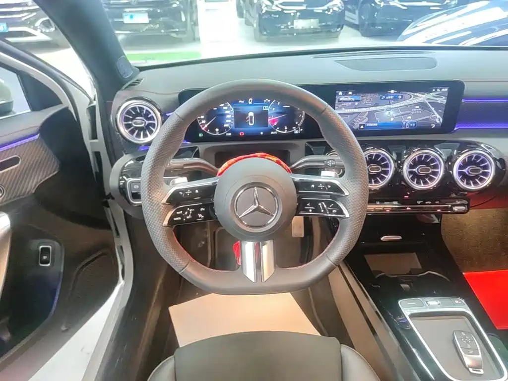 Mercedes-Benz A-Class — фото 11