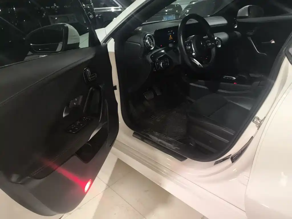 Mercedes-Benz CLA (Import) — фото 17