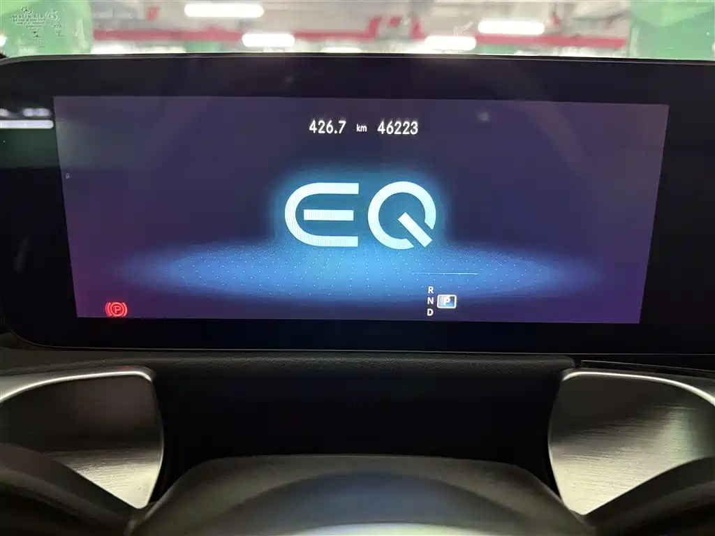 Mercedes-Benz EQB — фото 10
