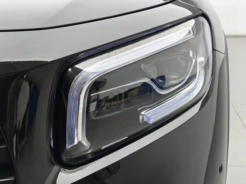 Mercedes-Benz GLB AMG — фото 7