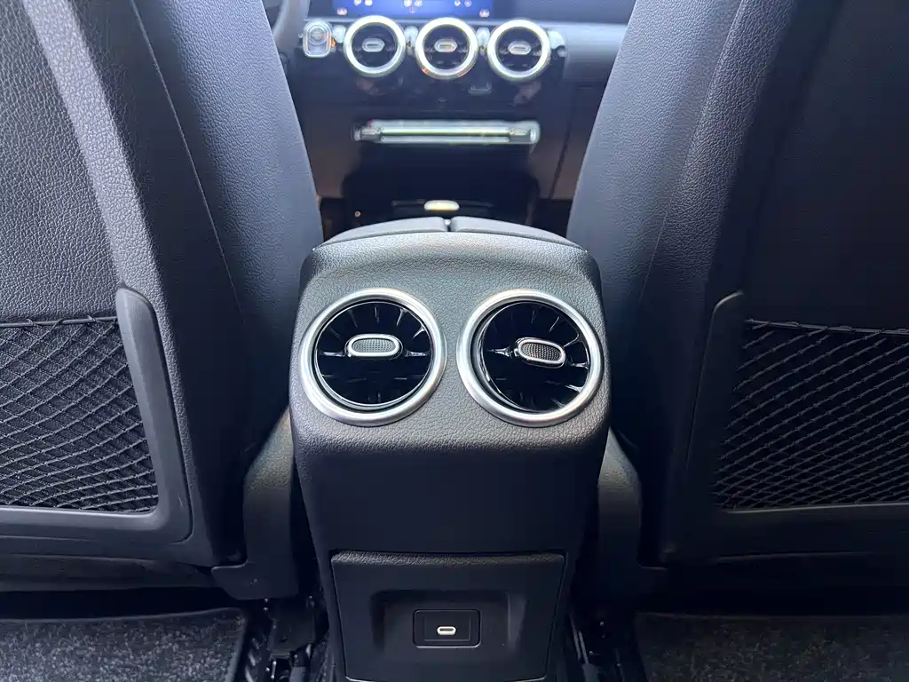 Mercedes-Benz A-Class — фото 14