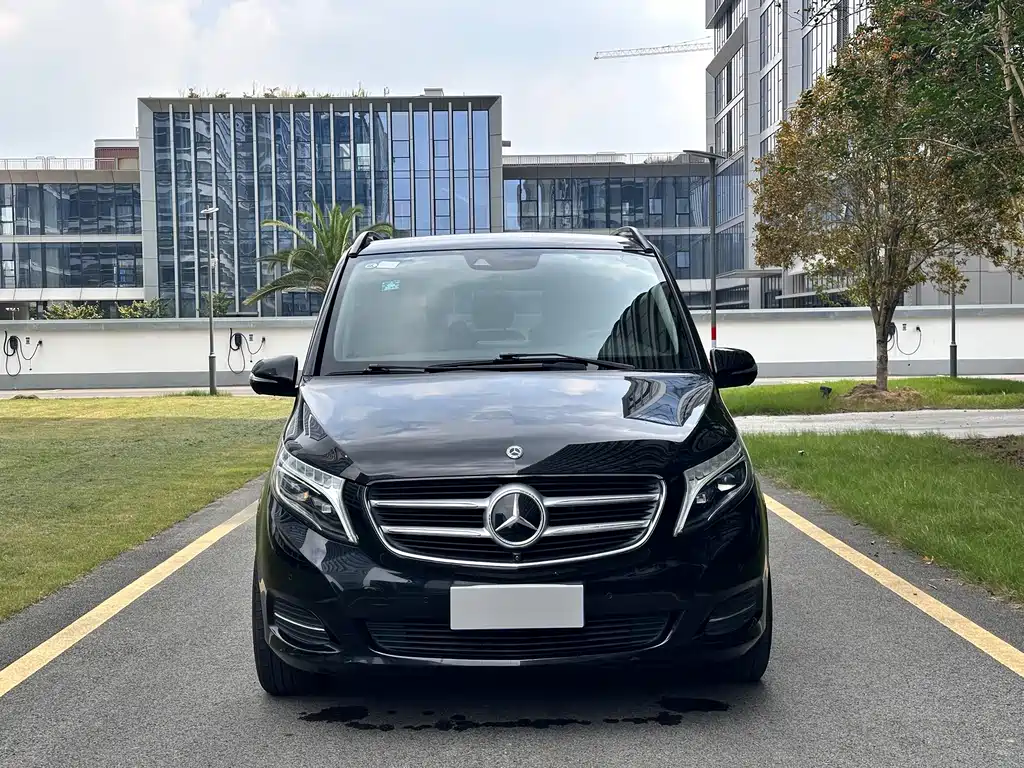 Mercedes-Benz V-Class — фото 2