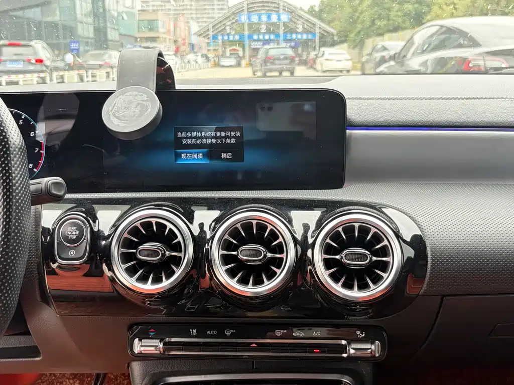 Mercedes-Benz CLA AMG — фото 11