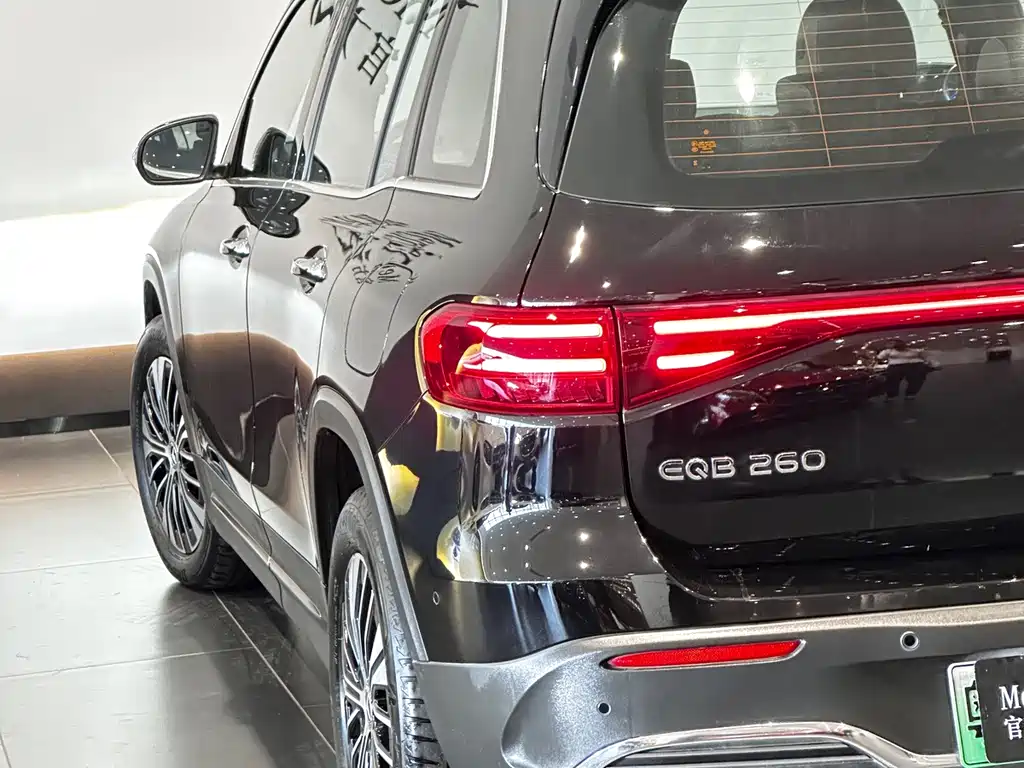 Mercedes-Benz EQB — фото 4