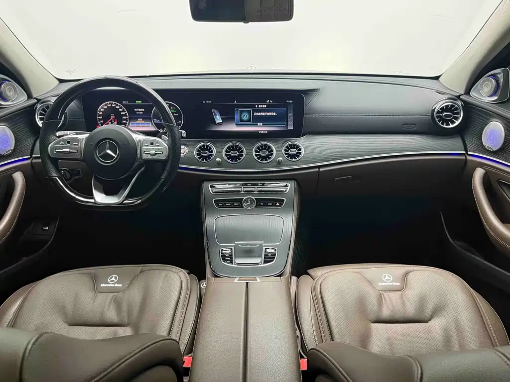 Mercedes-Benz E-Class — фото 11
