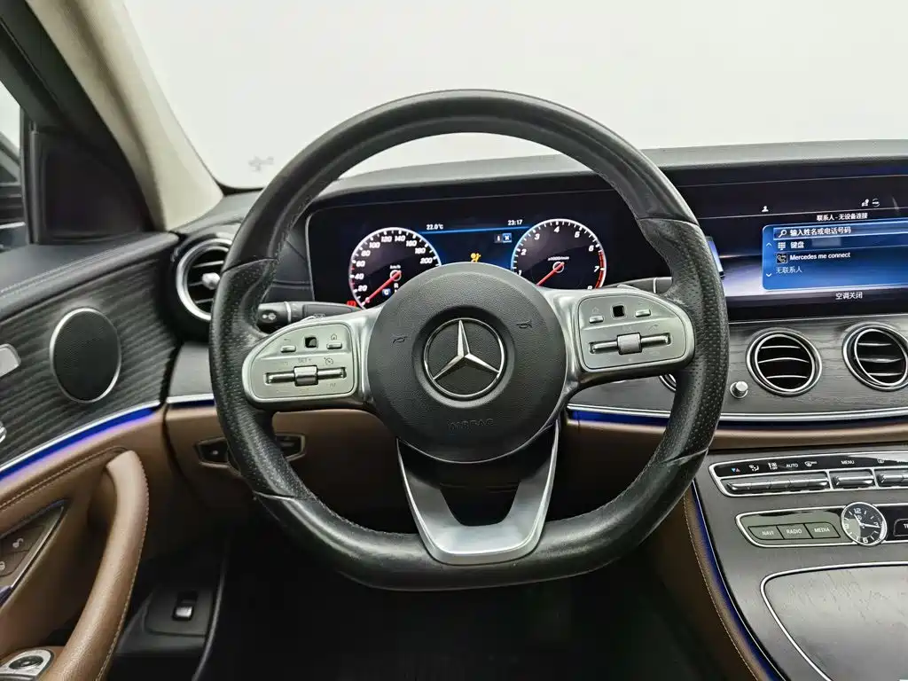 Mercedes-Benz E-Class — фото 11